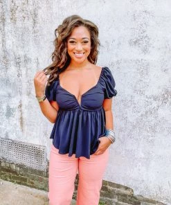 Entro Baylee V Neck Wire Puff Sleeve Top- Black