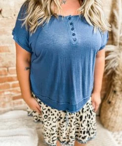 Umgee Hannah Raw Edge Button Detail Top