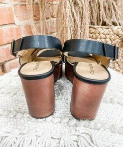 Fortune Dynamic Shoes Raglan Wedge Sandals- Black