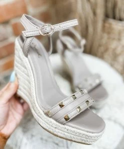 Qupid Cascade Wedges