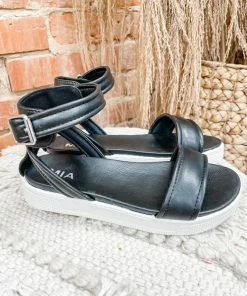 Mia Shoes Sistine Sandals