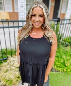 Umgee Neutral Babe Allyson Linen Hi Low Hem Frayed Top- Black