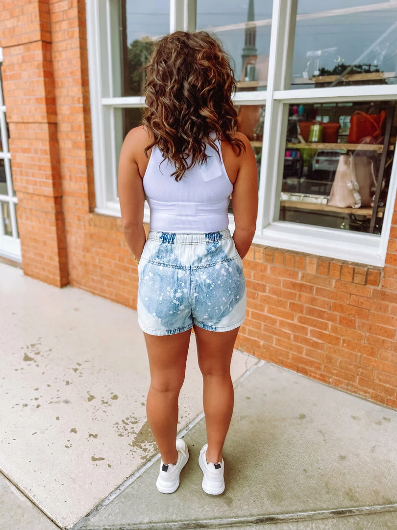 Easel Michaela Washed Denim Shorts Neon Fit Check 4 Easel Michaela Washed Denim Shorts Neon Fit Check