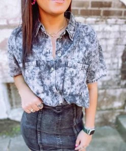 Fantastic Fawn Journee Washed Button Down Shirt