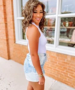 Easel Michaela Washed Denim Shorts Neon Fit Check 8 Easel Michaela Washed Denim Shorts Neon Fit Check