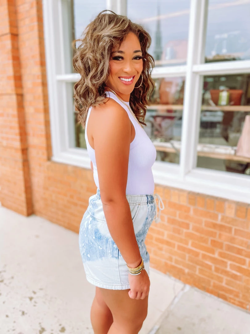 Easel Michaela Washed Denim Shorts Neon Fit Check 3 Easel Michaela Washed Denim Shorts Neon Fit Check