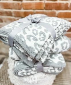 Texas Bling Joanna Leopard Patterned Blanket