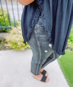 Umgee Neutral Babe Allyson Linen Hi Low Hem Frayed Top- Black 8 Umgee Neutral Babe Allyson Linen Hi Low Hem Frayed Top- Black