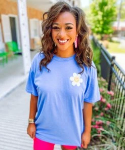 Pierce + Pine Happy Looks Good On You Graphic Tees