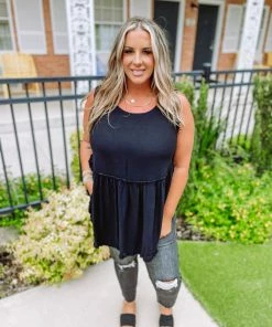 Umgee Neutral Babe Allyson Linen Hi Low Hem Frayed Top- Black