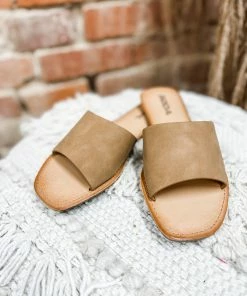Fortune Dynamic Airway Sandals- Coffee Neutral Babe