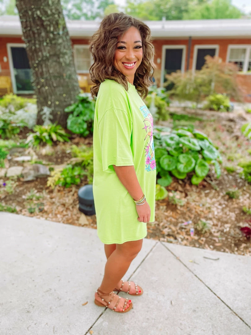 Pierce + Pine Here Comes The Sun T-Shirt Dress Neon Fit Check 3 Pierce + Pine Here Comes The Sun T-Shirt Dress Neon Fit Check